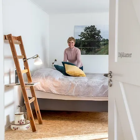 Bed & Breakfast Het Bommels Dijkhuis