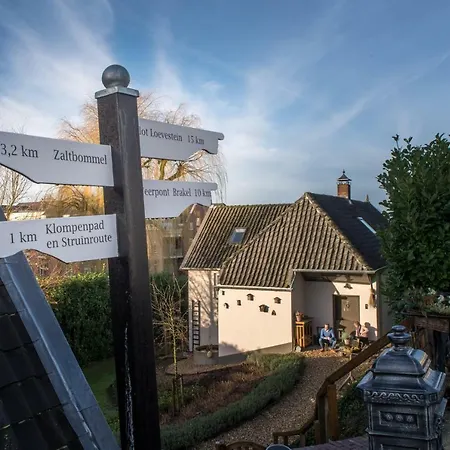 Bed & Breakfast Het Bommels Dijkhuis