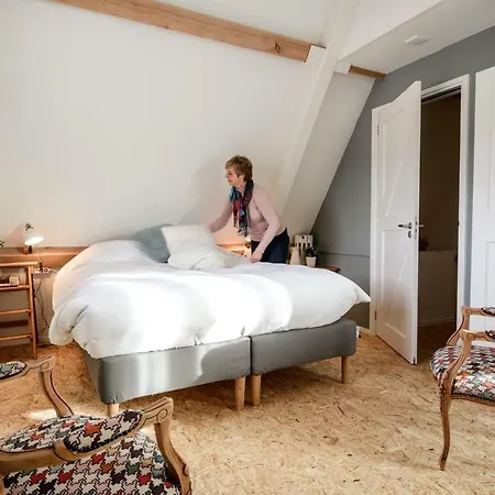 Bed & Breakfast Het Bommels Dijkhuis *